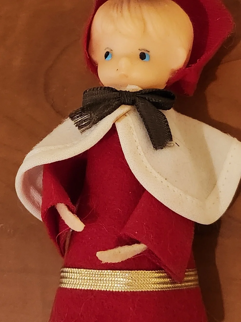 Vintage Collectible MCM Christmas Choir Boy Felt Cardboard Rubber Head 4-1/4”